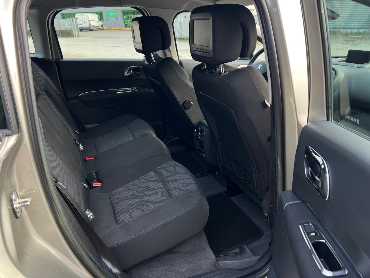 Peugeot 3008 1.6 e-HDi 112CV cambio robotizzato S.&S. Business