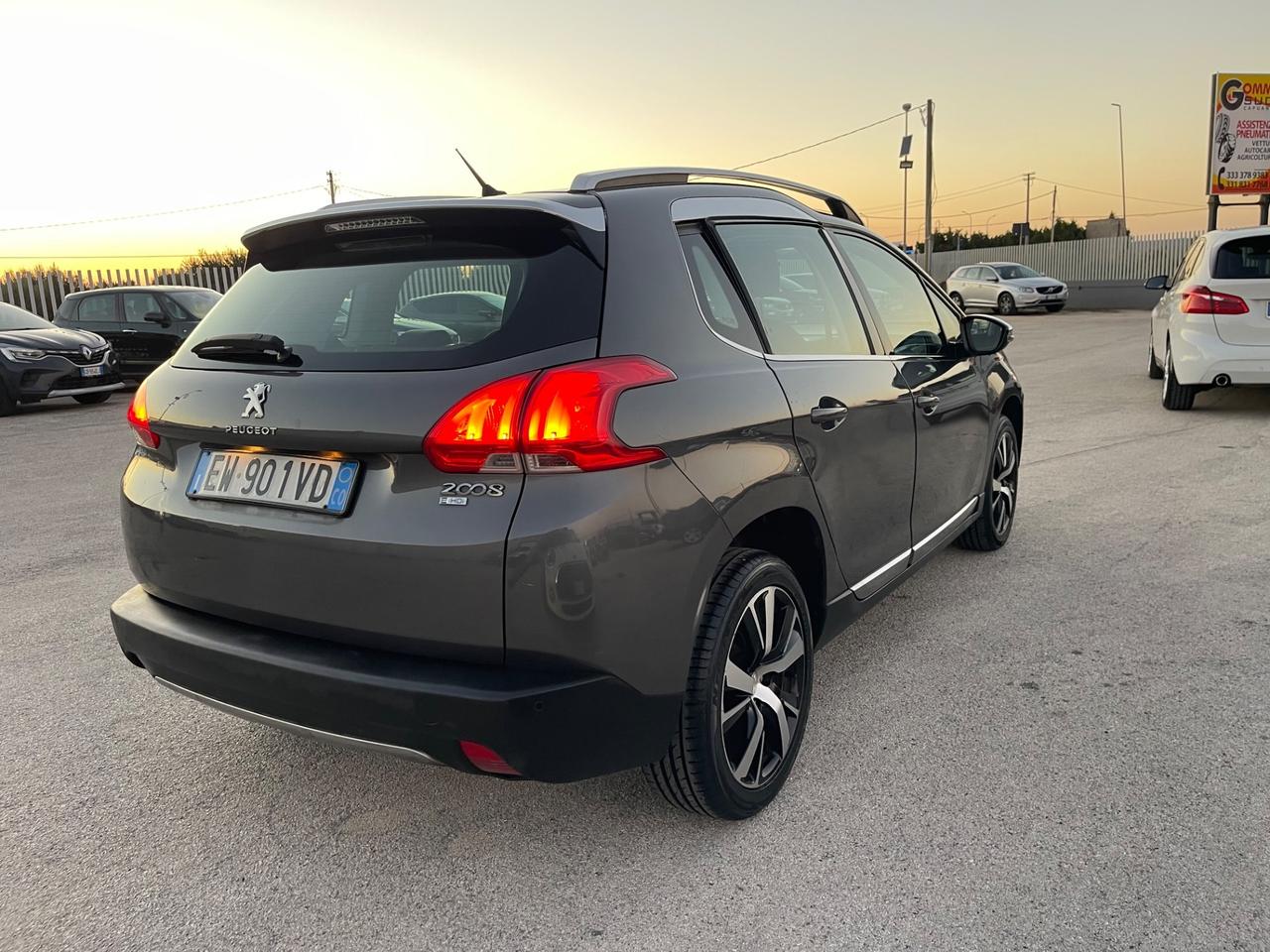 PEUGEOT 2008 1.6 HDI FULL LED ALLURE PARI AL NUOVO