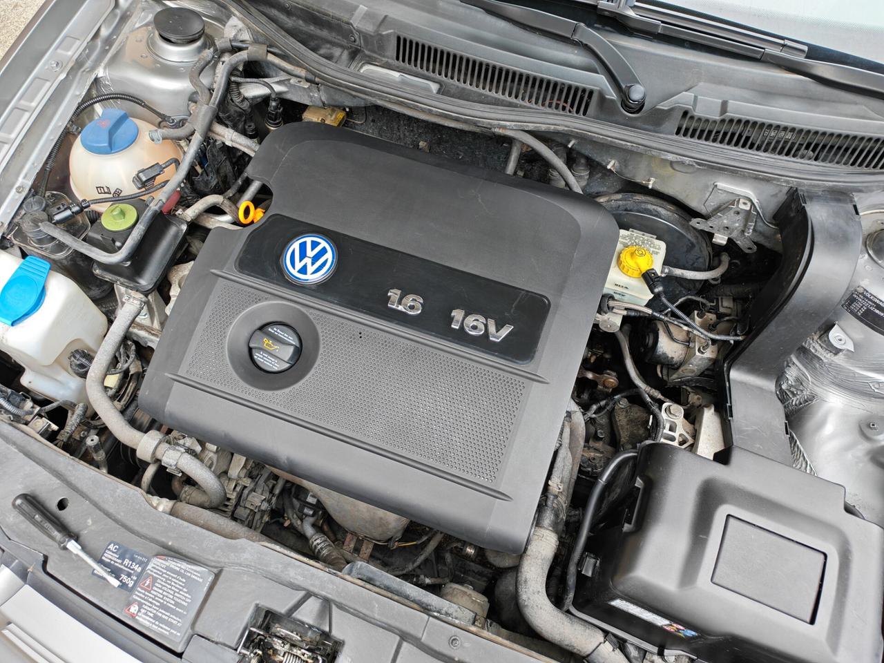 Volkswagen Golf 1.6 BENZINA 105cv Highline / 81.000km