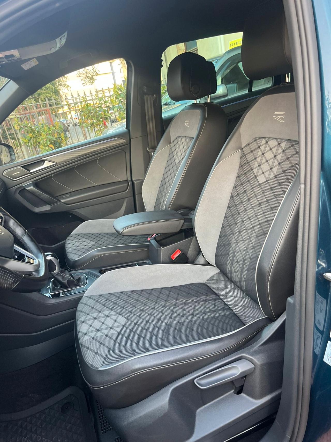 Volkswagen Tiguan 2.0 TDI 150 CV SCR DSG R-Line