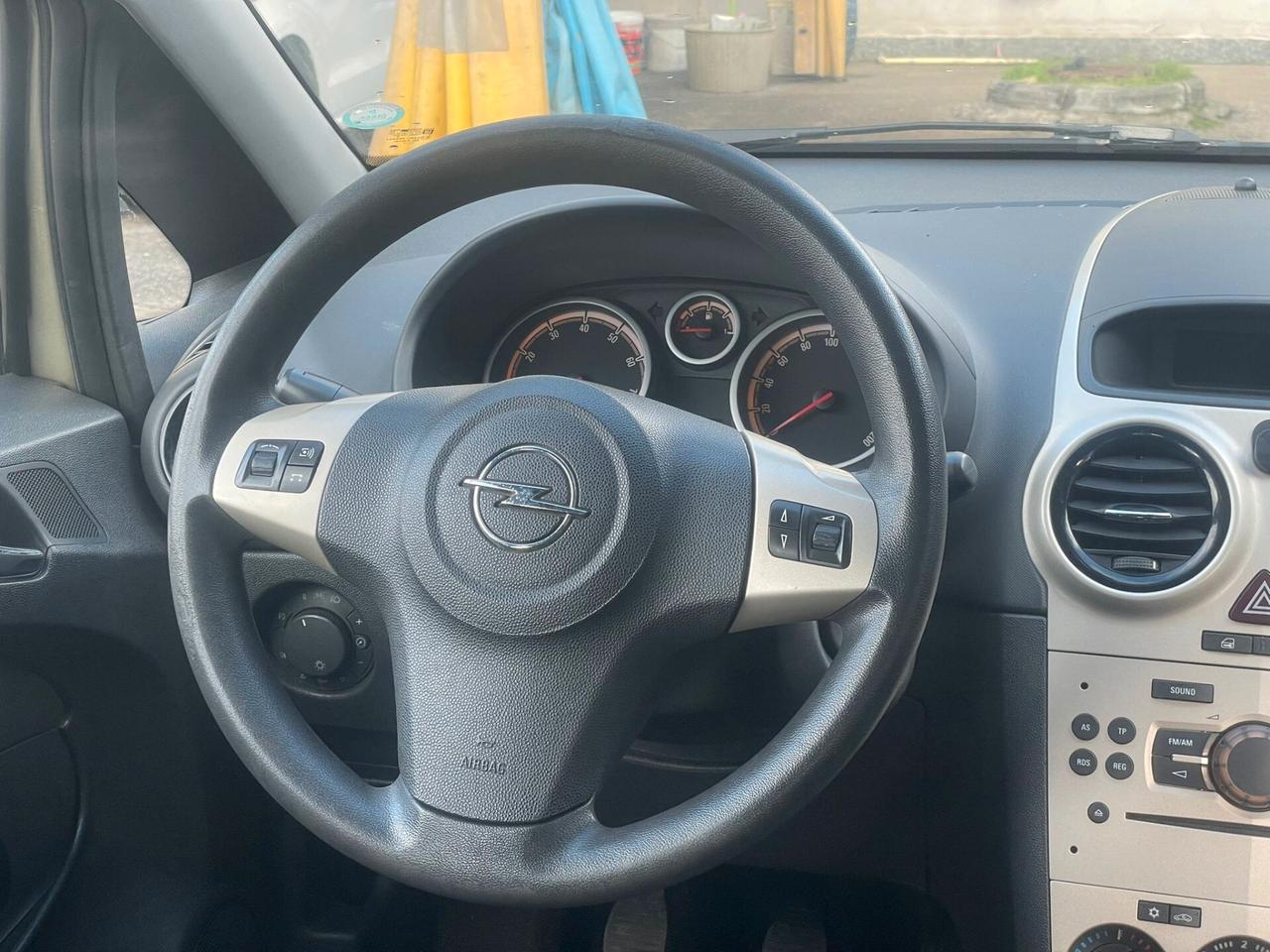 Opel Corsa 1.2 5 porte Cosmo