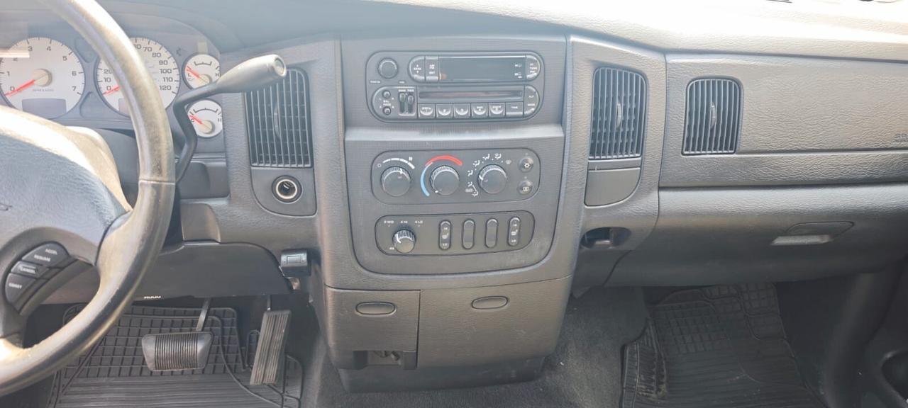 Dodge RAM 1500 SLT Long Cab 5.9 CC V8