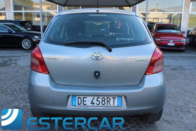 TOYOTA Yaris 1.0 5 porte
