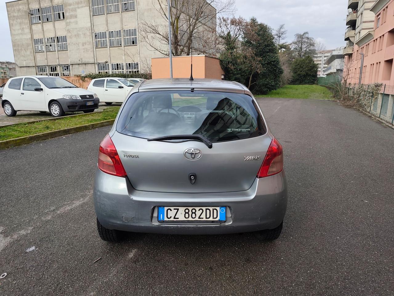 Toyota Yaris 1.0 Benz neopatentati