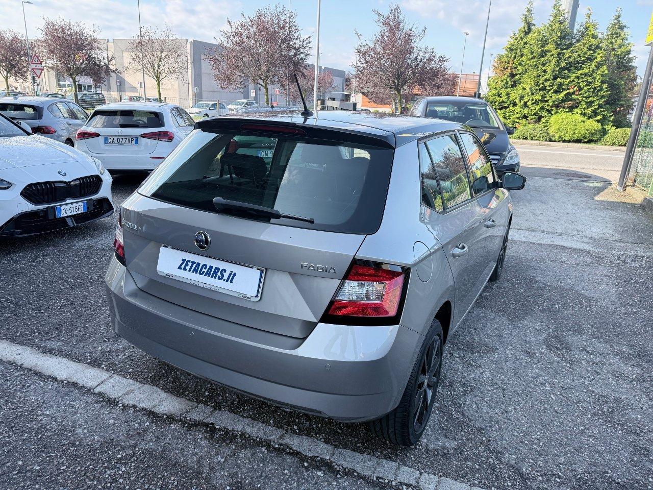 Skoda Fabia 5 Porte Fabia 1.0 mpi Twin Color Design Edition Argento 60cv