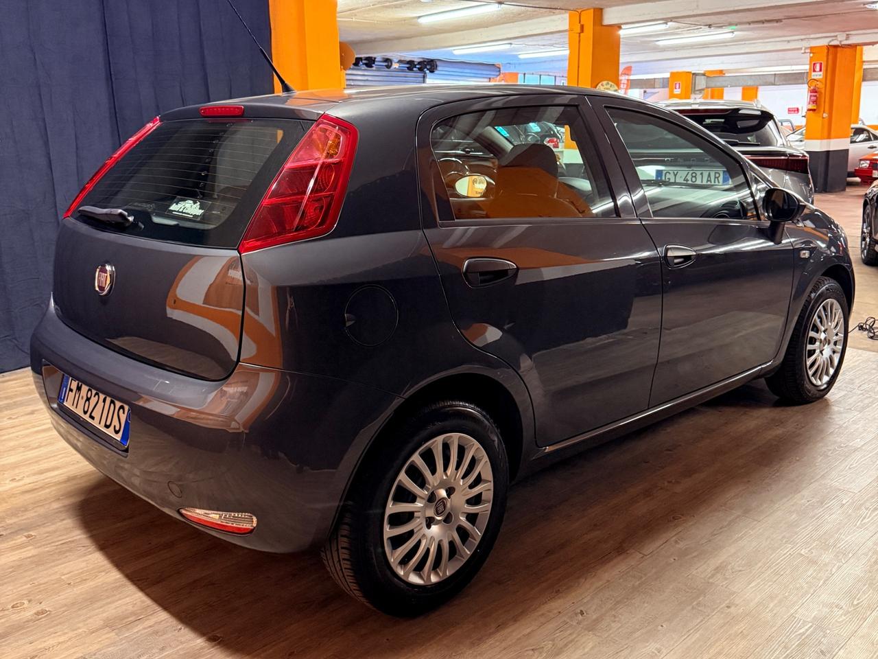 STUPENDA FIAT PUNTO GPL CON SOLI 84.047 KM