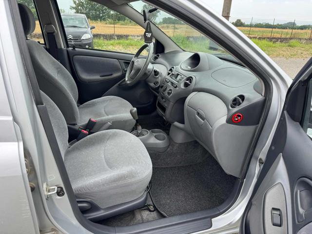 TOYOTA Yaris 1.0i 16V cat 5 porte
