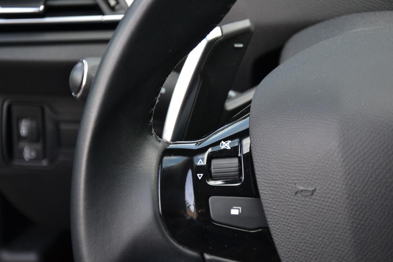 Peugeot 308 1.5 HDI 130CV AUTOM.+LED+NAVI+PDC+CRUISE+PRIVACY+