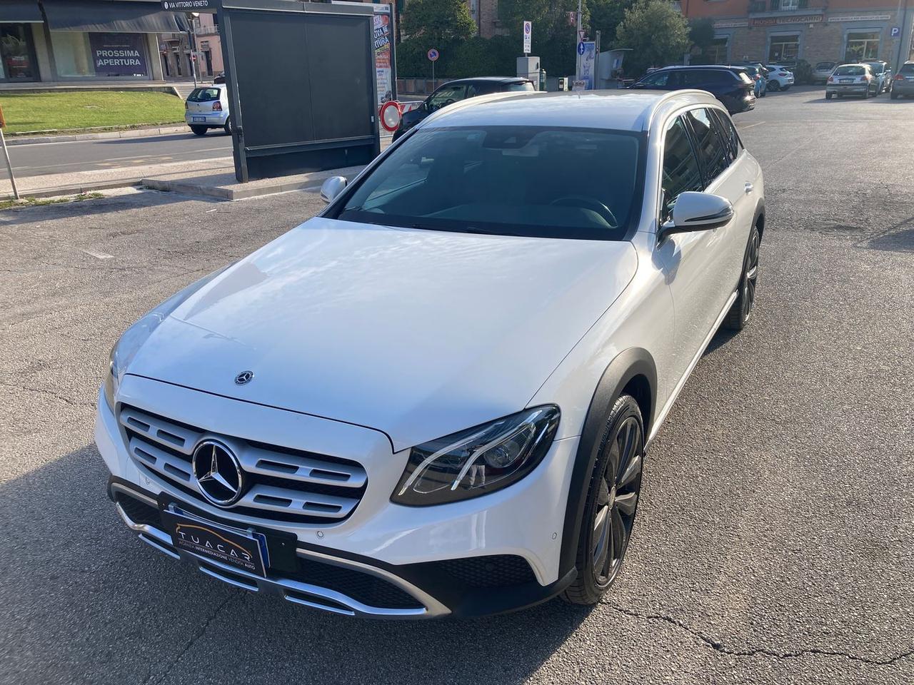 Mercedes-Benz E 220 E-Class E #6086