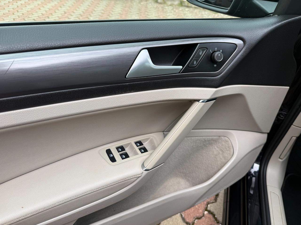 Volkswagen Golf Variant 1.6 TDI 115 CV DSG Executive BlueMotion Tech. CarPlay