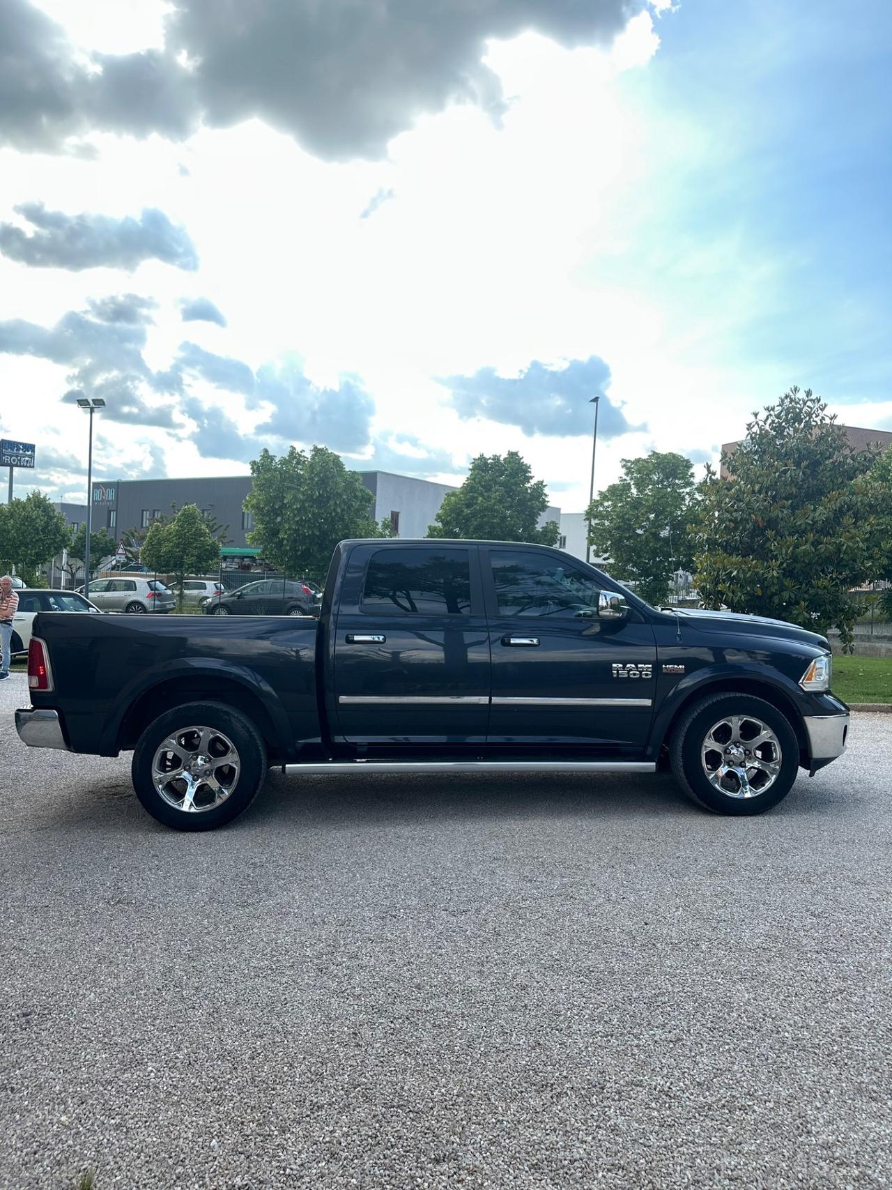 Dodge Ram 5.7 HEMI Laramie gpl n1