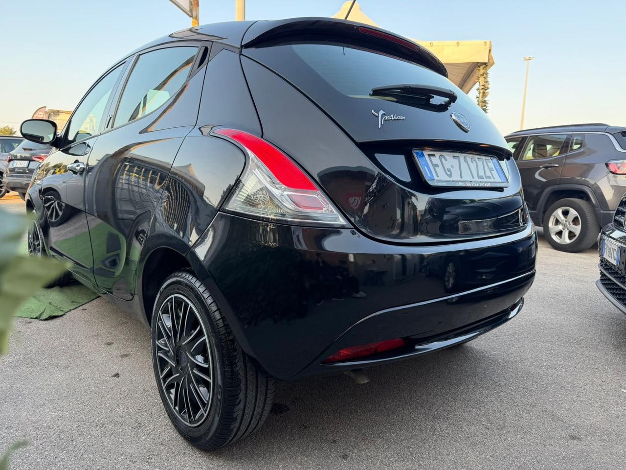 Lancia Ypsilon 1.2 69CV 5Gold 2017 nuova garanzia