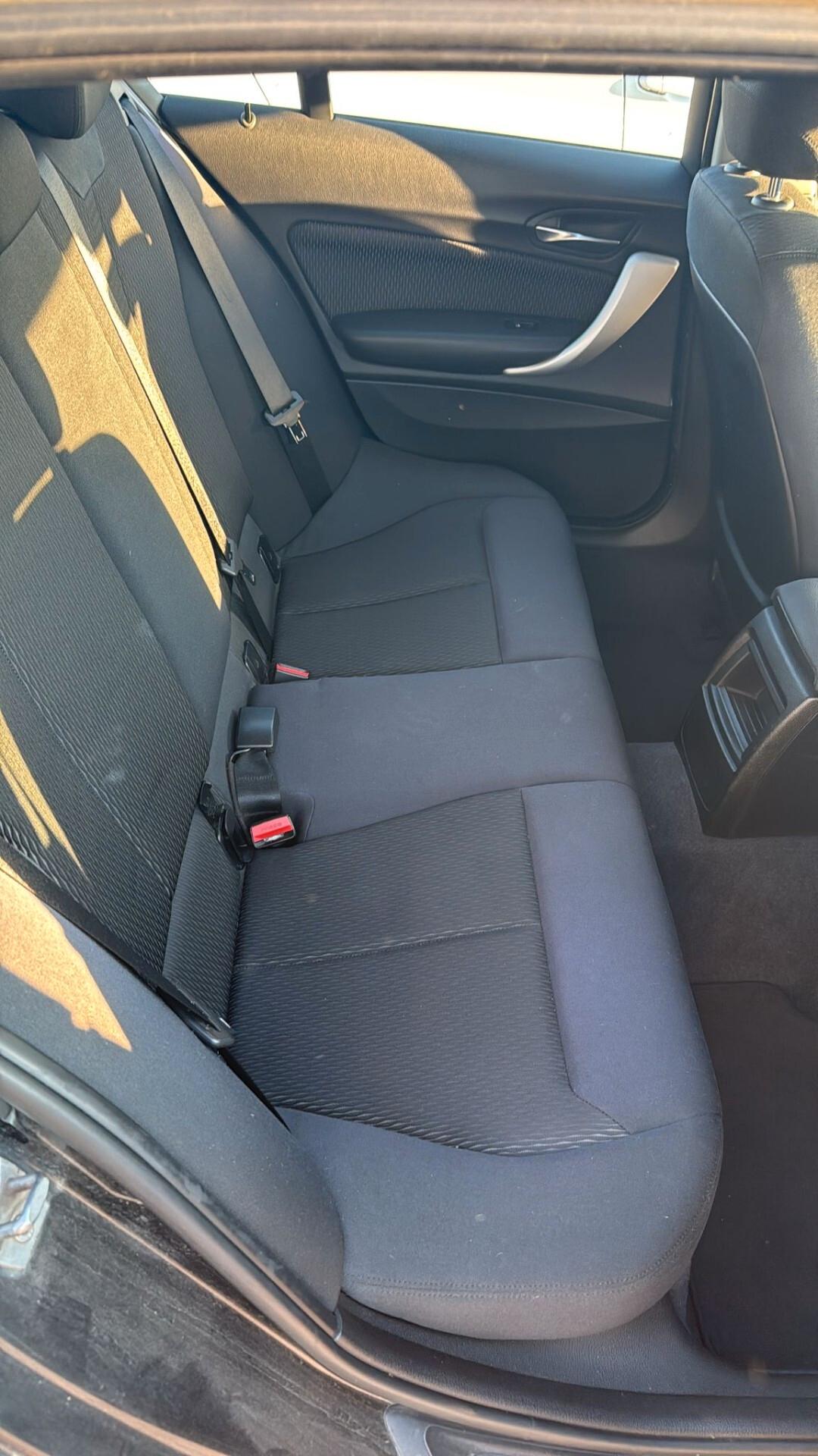 Bmw 116 116d 5p. UrbanBmw