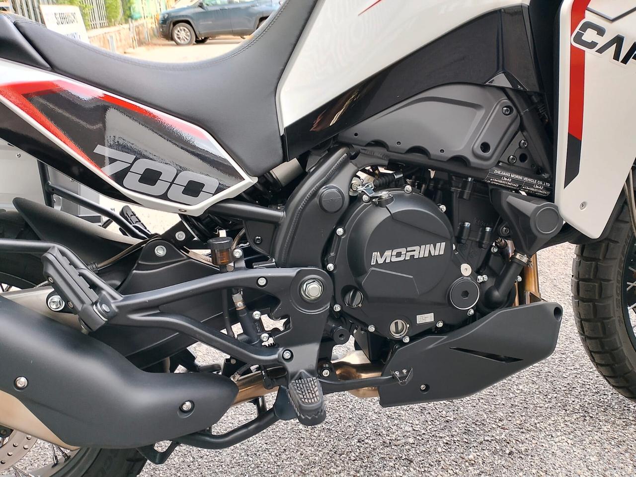 Moto Morini X-Cape 700 cerchi a raggi neri
