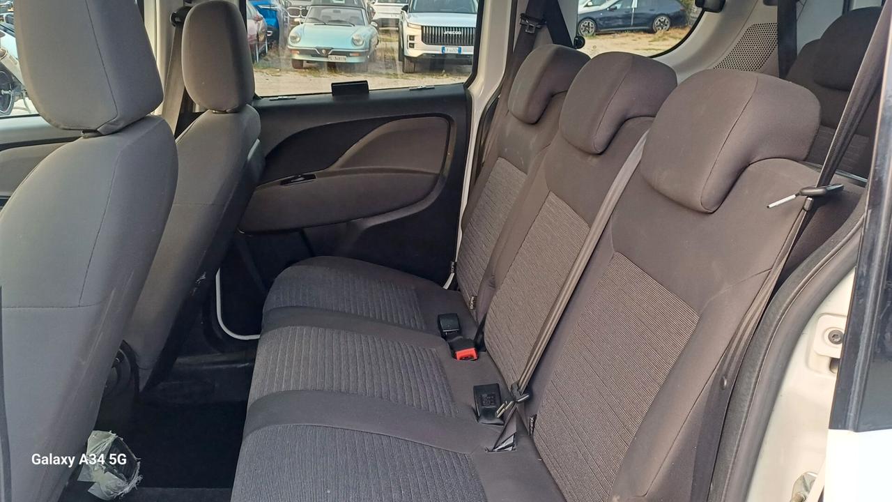 Fiat Doblo Natural Power Lounge 7 posti