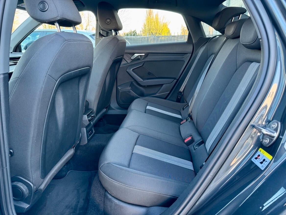 Audi A3 Sedan 35 TDI S tronic Sport Cerchi da 18'