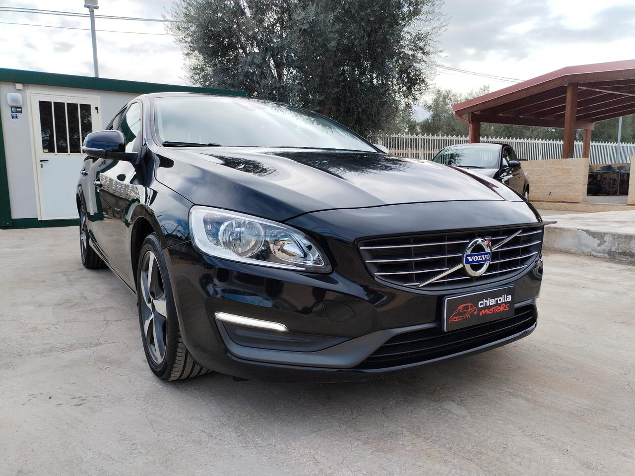 Volvo V60 D2 1.6 D R-design Momentum