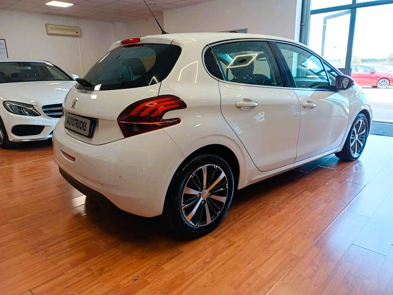 Peugeot 208 BlueHDi 75 5 porte Allure