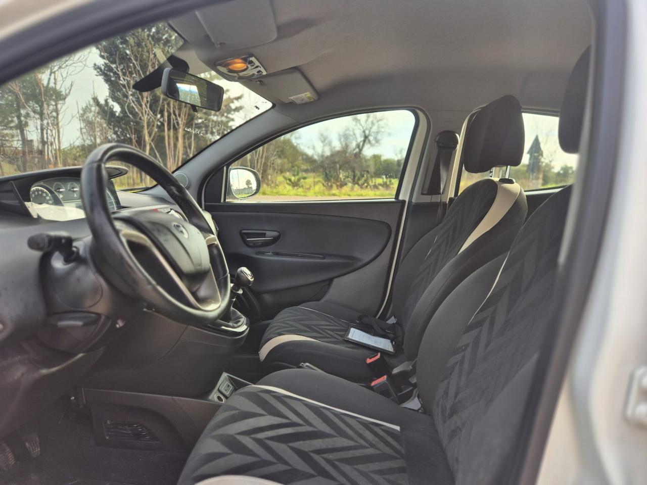 Lancia Ypsilon 0.9 TwinAir 85 CV 5 porte Metano GARANZIA