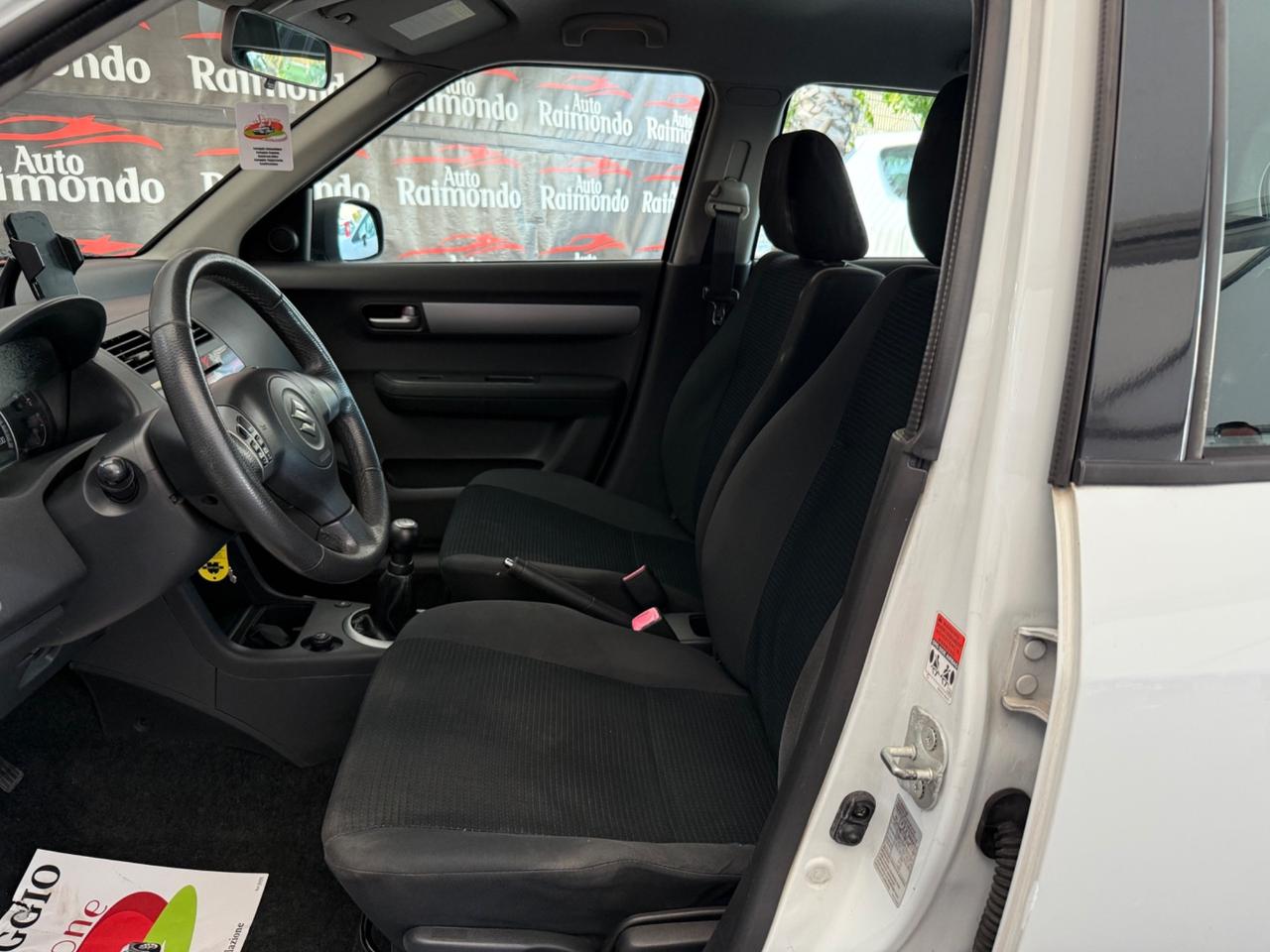 Suzuki Swift 1.3 GPL 5p.