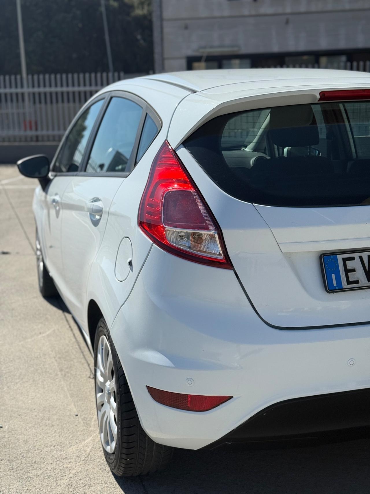 Ford Fiesta 1.2 60CV 5 porte Titanium unico pro. 30.000km