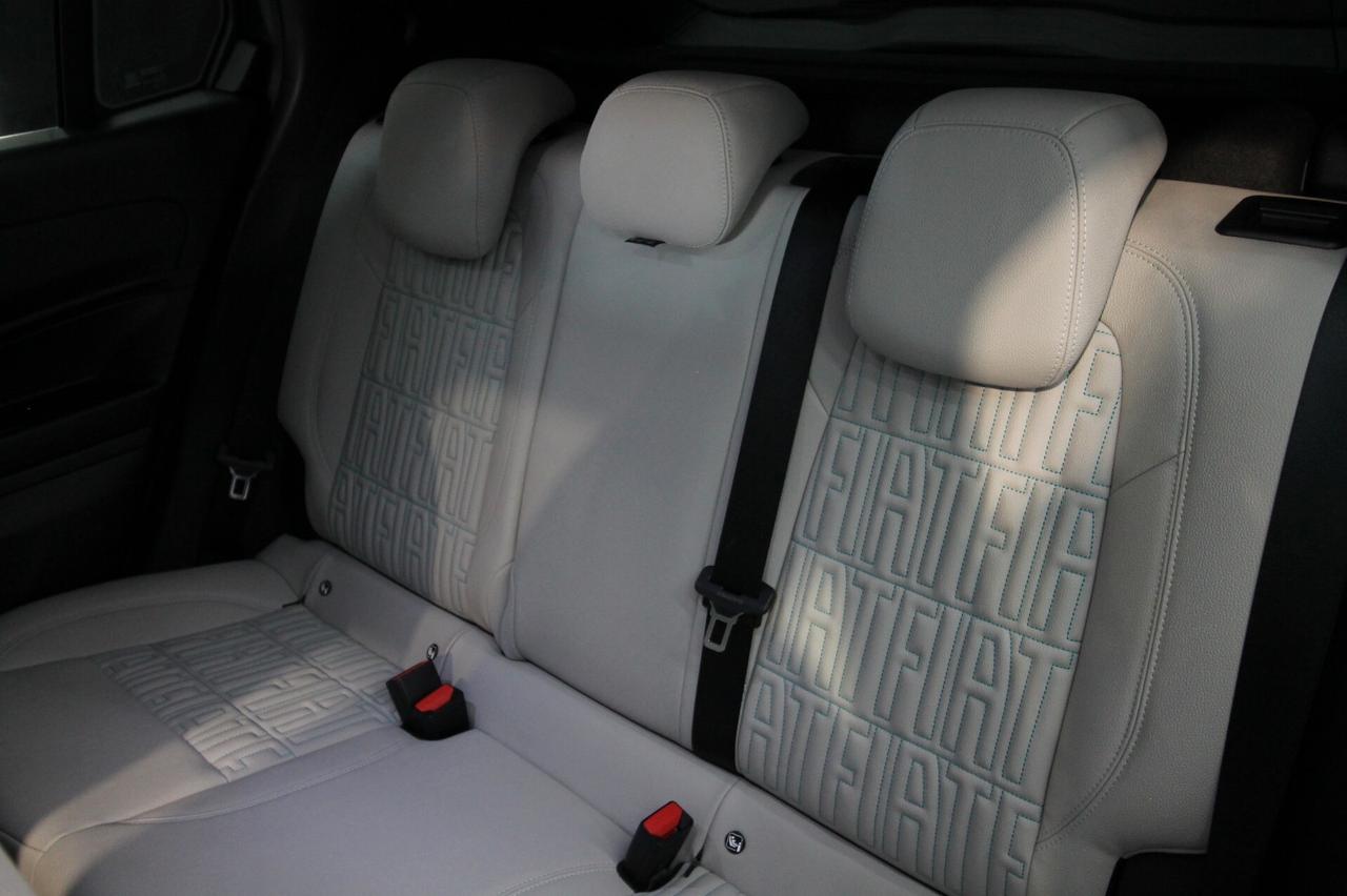 FIAT 600 1.2 HYBRID LA PRIMA 110 CV