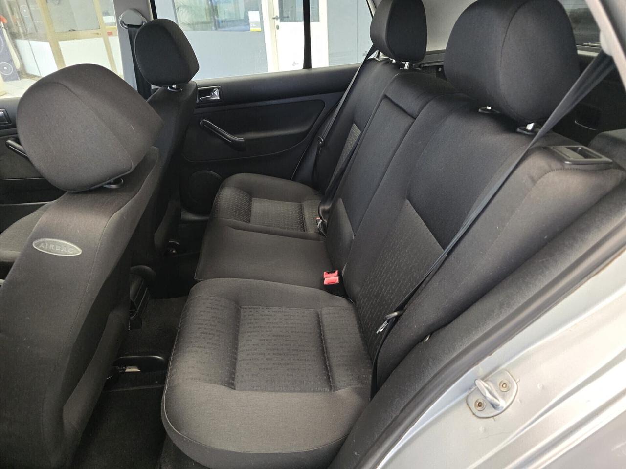 Vw Golf 1.4 16V cat 5 porte unic. prop. 2001