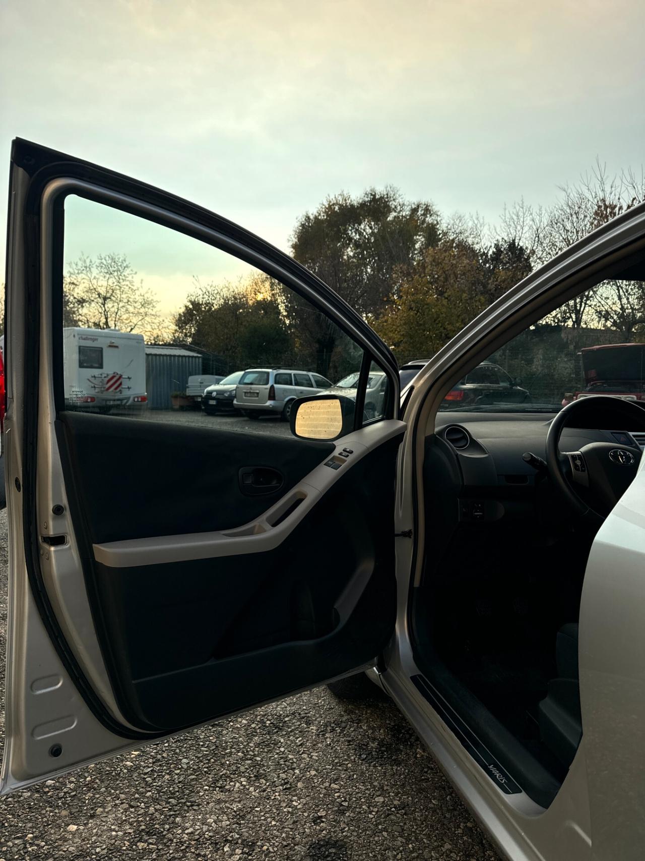 Toyota Yaris 1.0 51kw 5p Benz*UNICO proprietario*