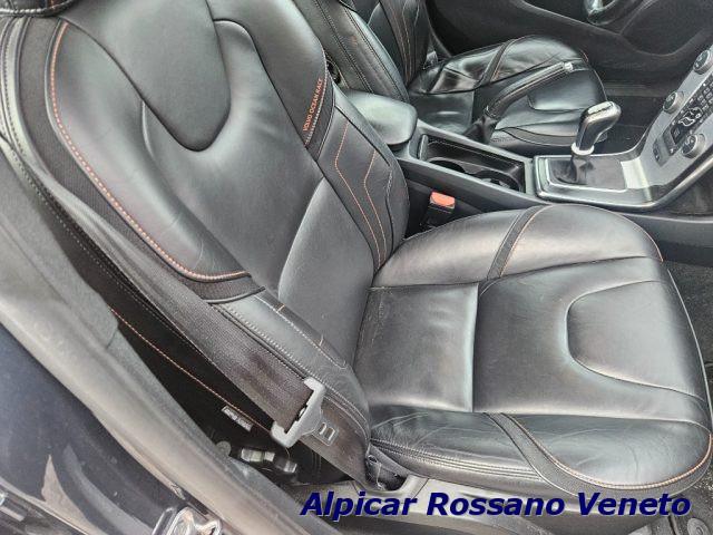 VOLVO V40 D2 R-design cross