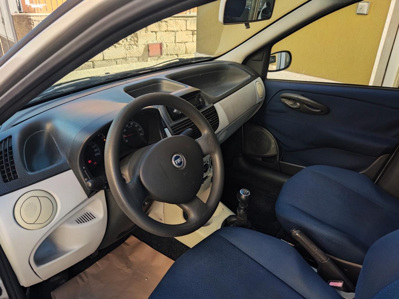Fiat Punto 1.2 5 porte bConnect