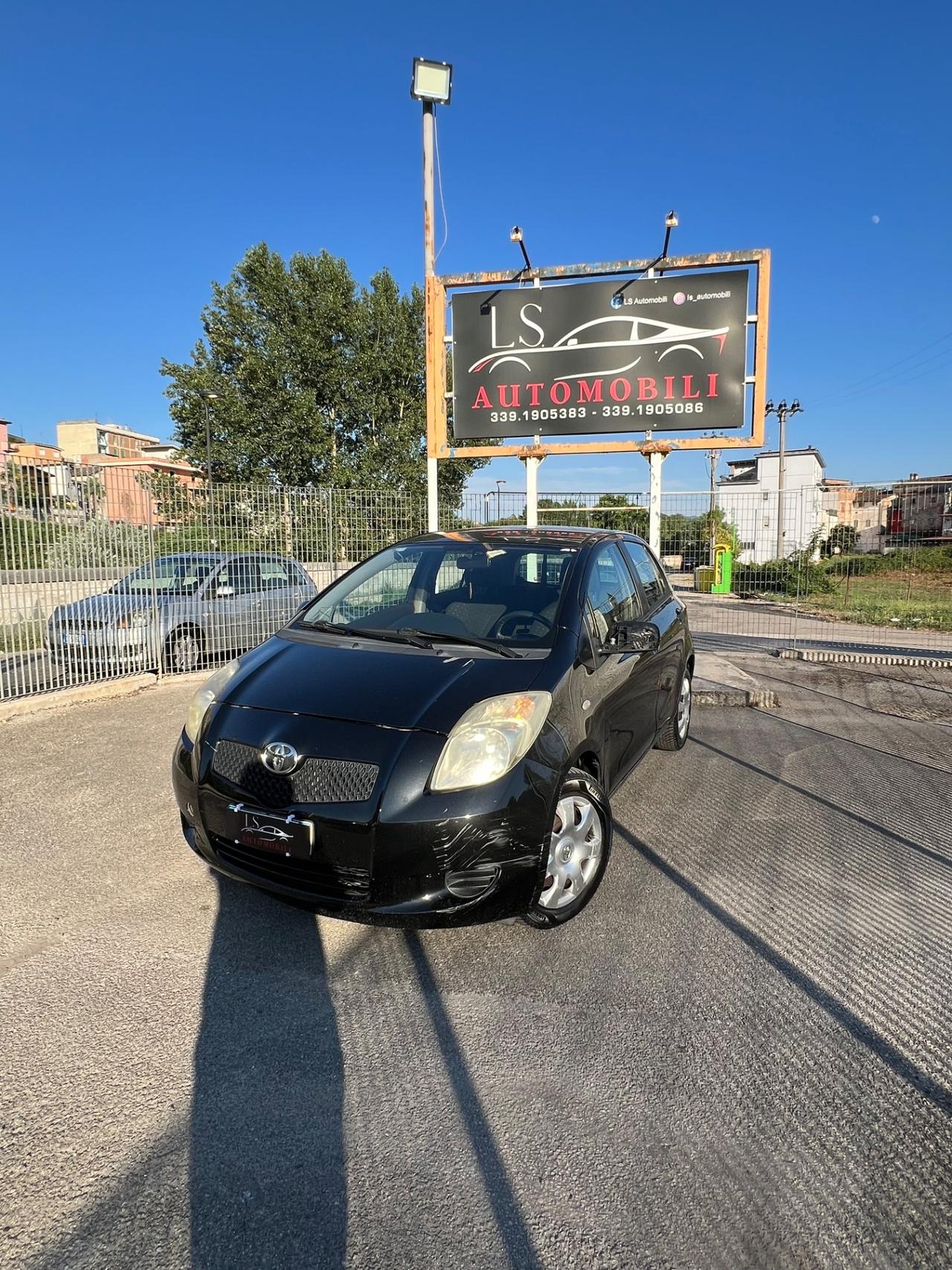 Toyota Yaris 1.0 5 porte Now