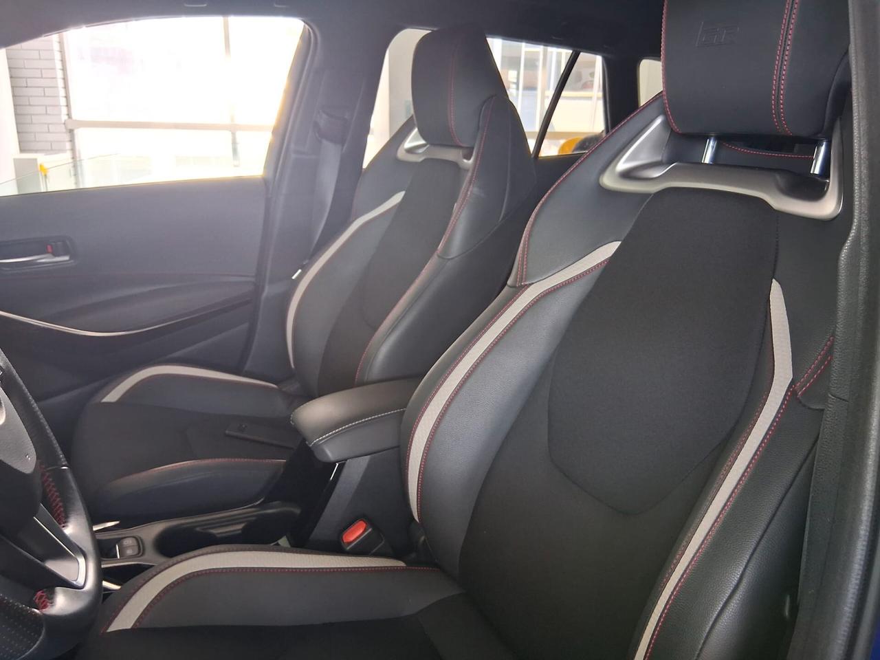 Toyota Corolla GR SPORT 1.8 Hybrid Touring Sports