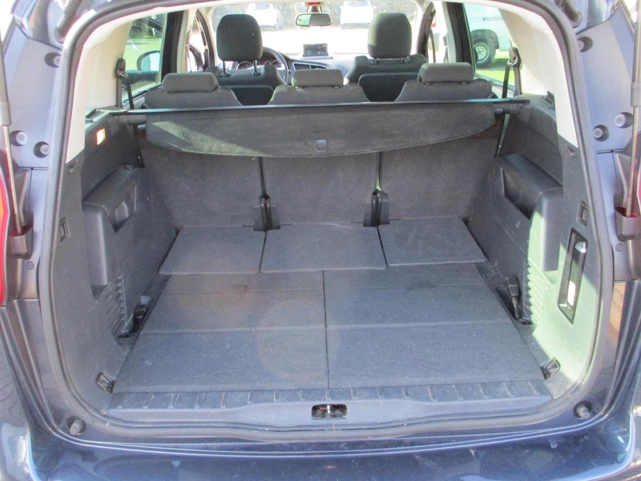 Peugeot 5008 5008 1.6 hdi 8v Business 115cv TETTO/Navi/7 Posti