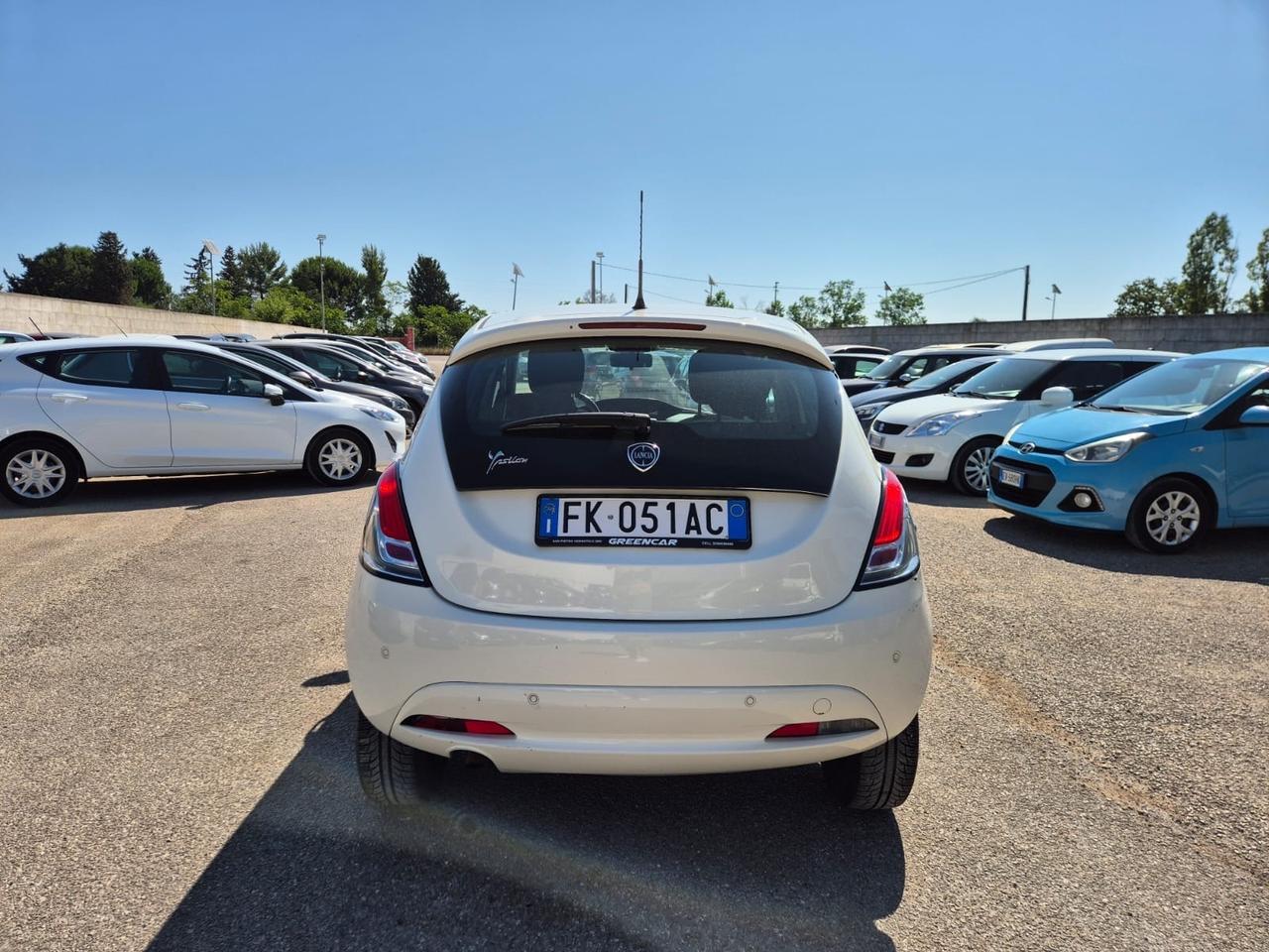 Lancia Ypsilon 0.9 TwinAir 85 CV 5 porte Metano Ecochic Gold