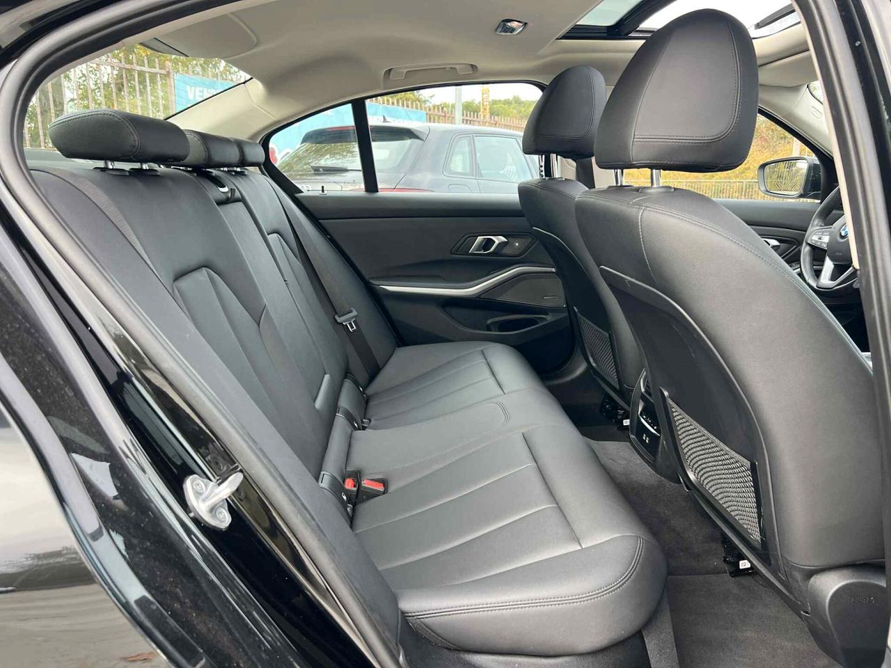 Bmw 318 D 136CV 6M -PELLE-HARMAN K-TETTO A