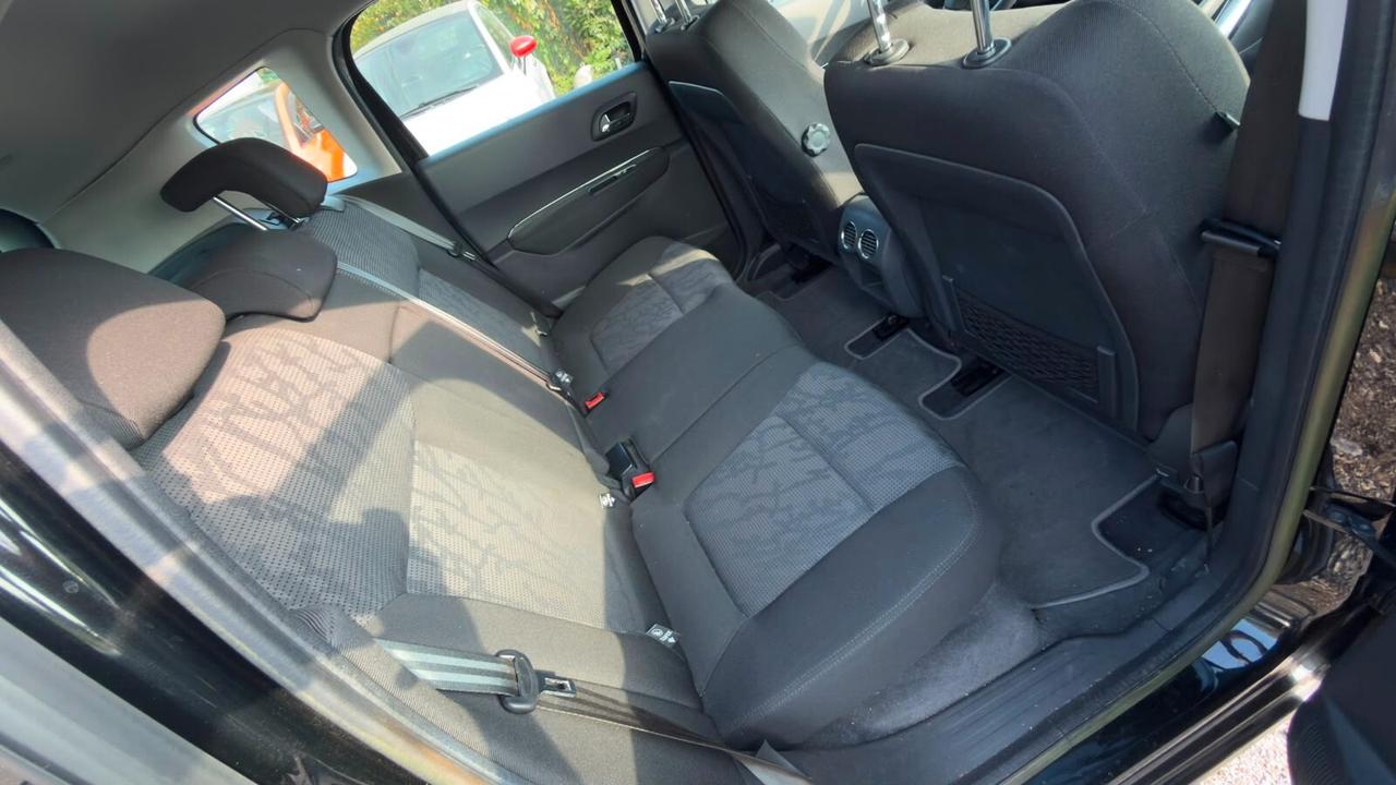 Peugeot 3008 1.6 e-HDi 112CV cambio robotizzato Stop&Start Allure
