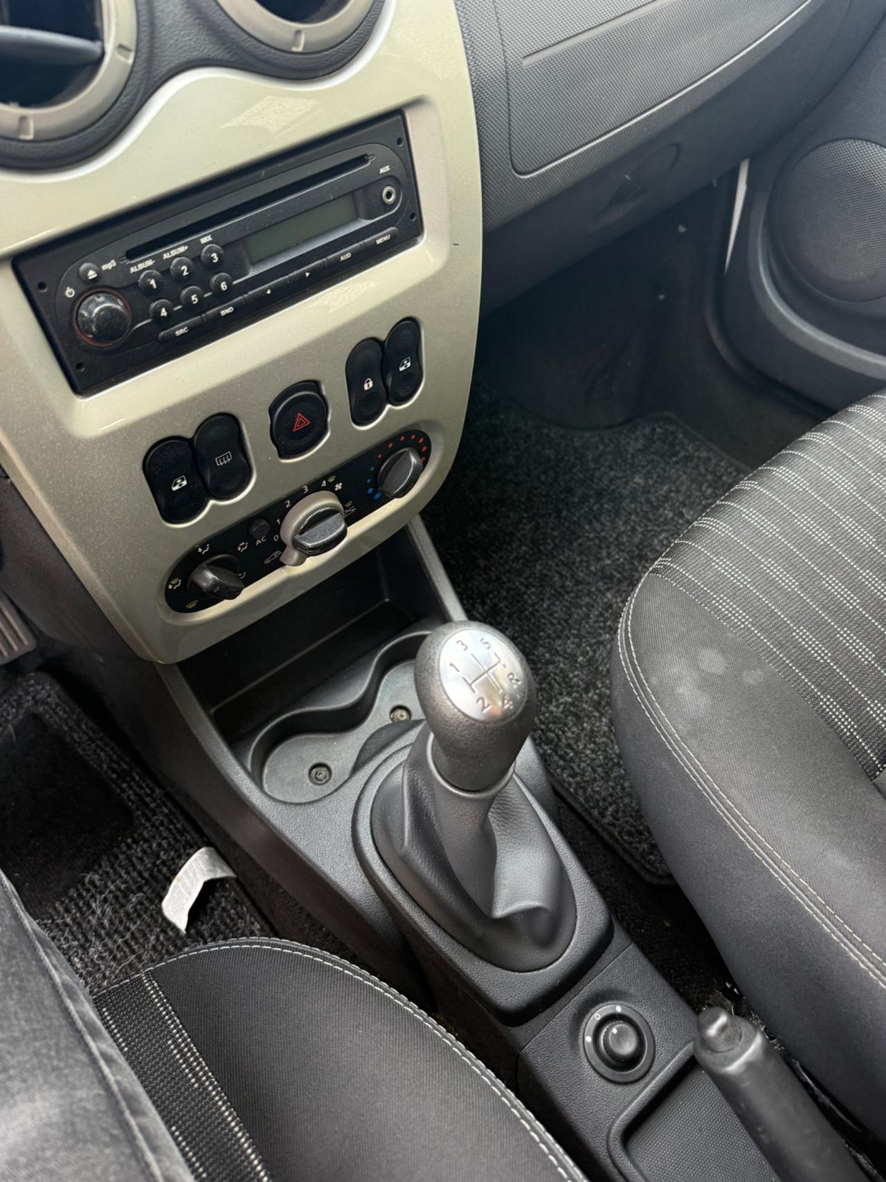 Dacia Logan MCV 1.5 dCi 90CV 5 posti Embleme