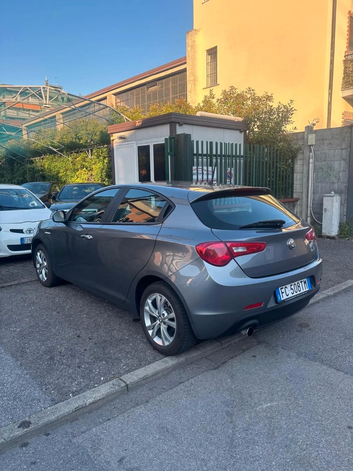 Alfa Romeo Giulietta 1.6 JTDm-2 120 CV Distinctive