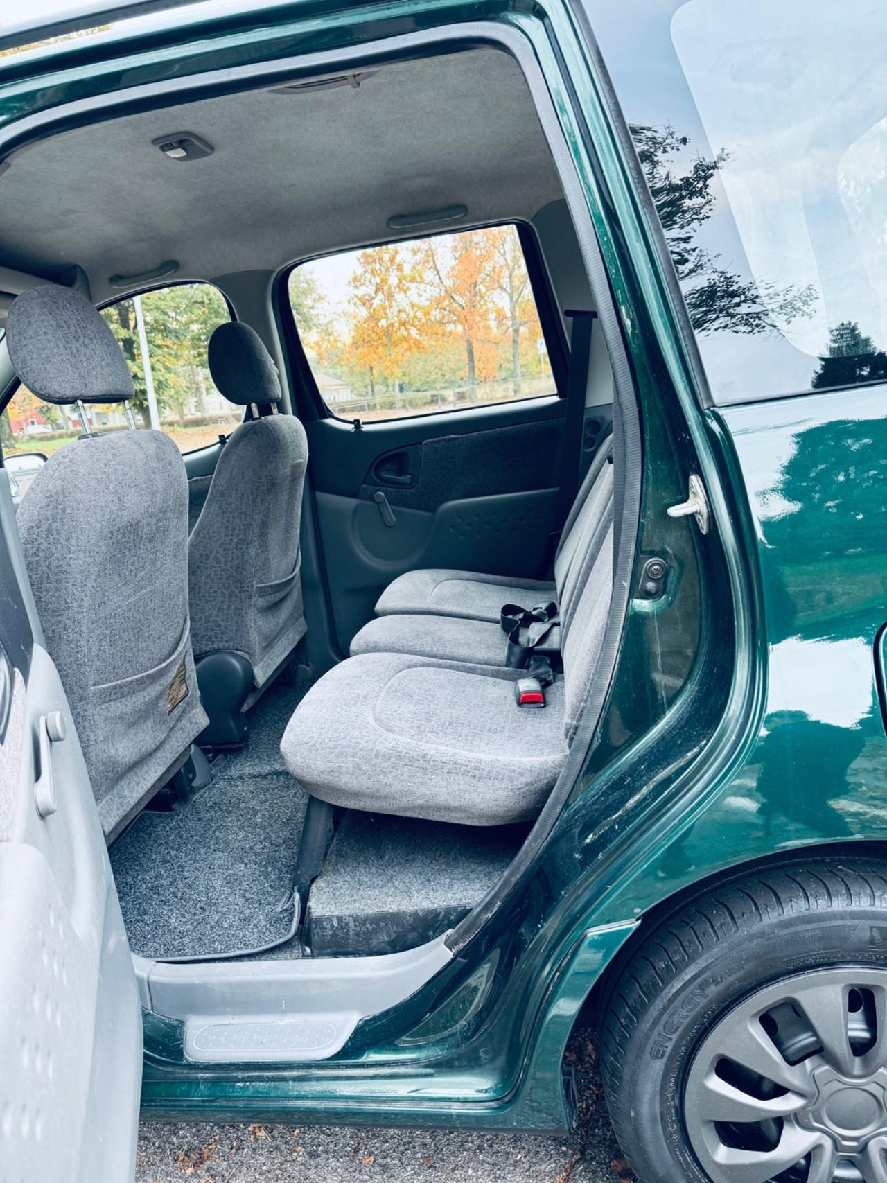 Toyota Yaris 1.3i 16V cat 5 porte Luna