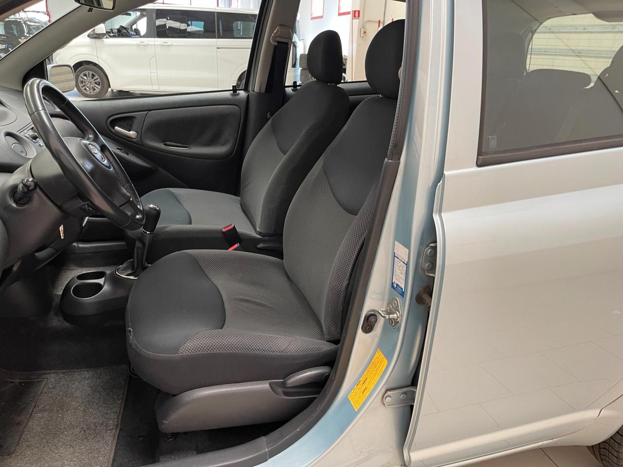 Toyota Yaris 1.0 Sol Blue 5porte-Unico Proprietario-Ok Neopatentati-LEGGI SOTTO