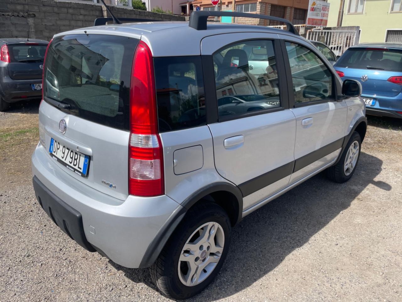 Fiat Panda 1.3 MJT 16V 4x4 con tasto ELD differenzi garanzia 12