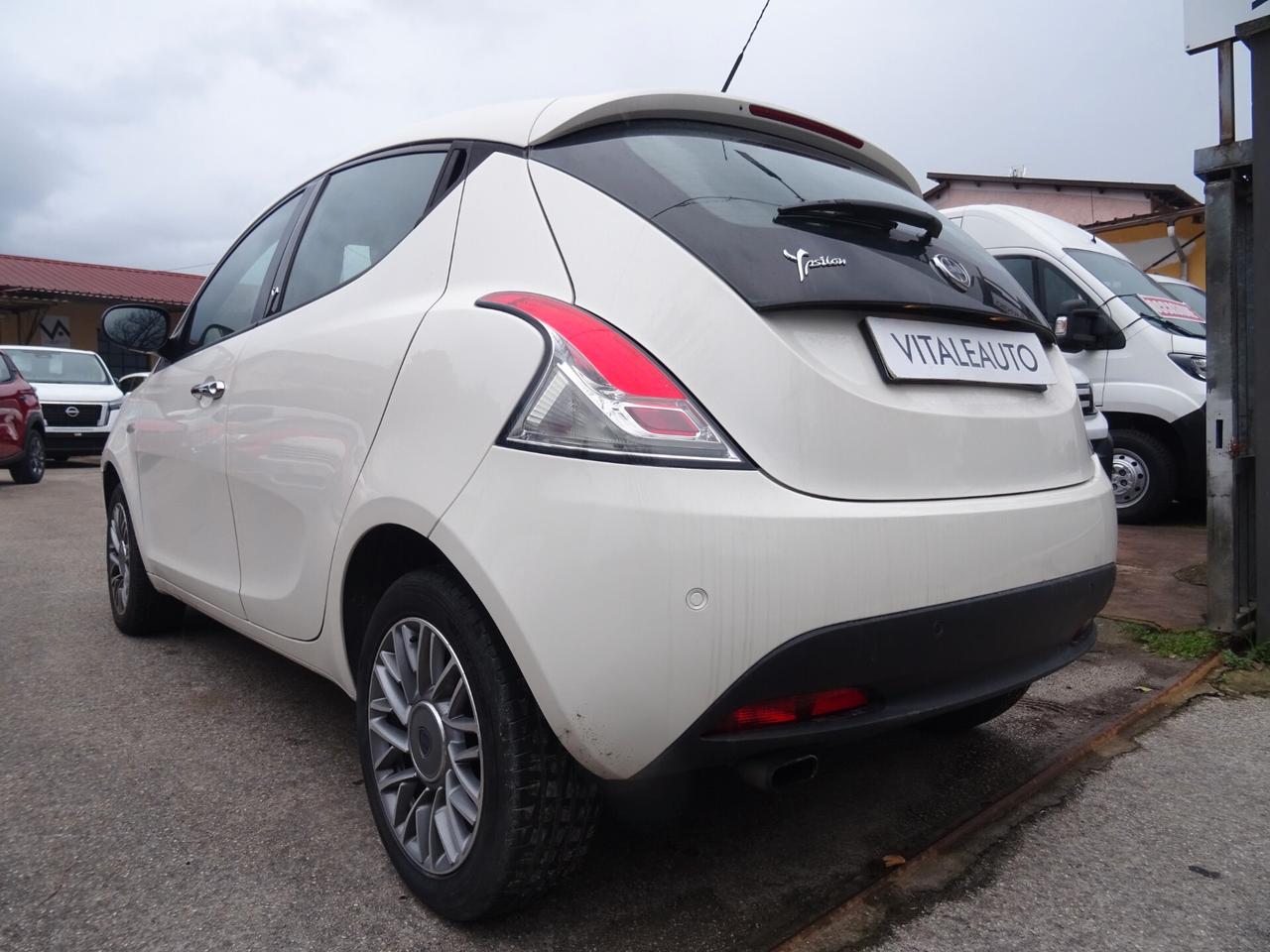 Lancia Ypsilon 0.9 TwinAir 85 CV 5p Platinum C.AUTOMATICO