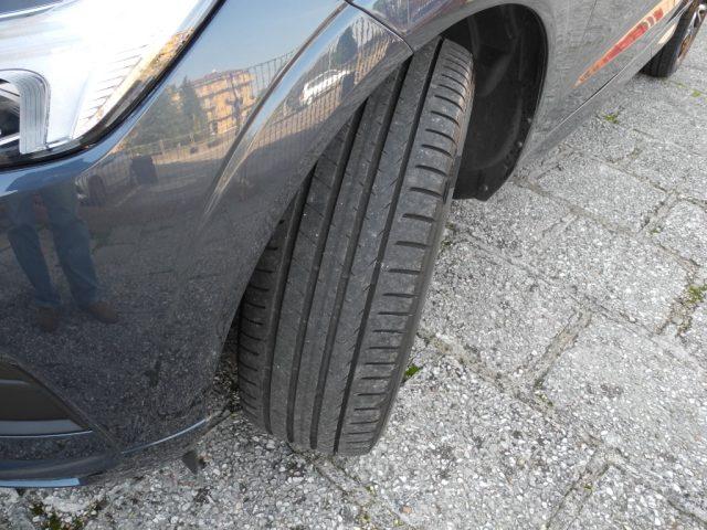 VOLVO XC60 2.0 D AWD Geartronic Business Plus Hybrid autom.