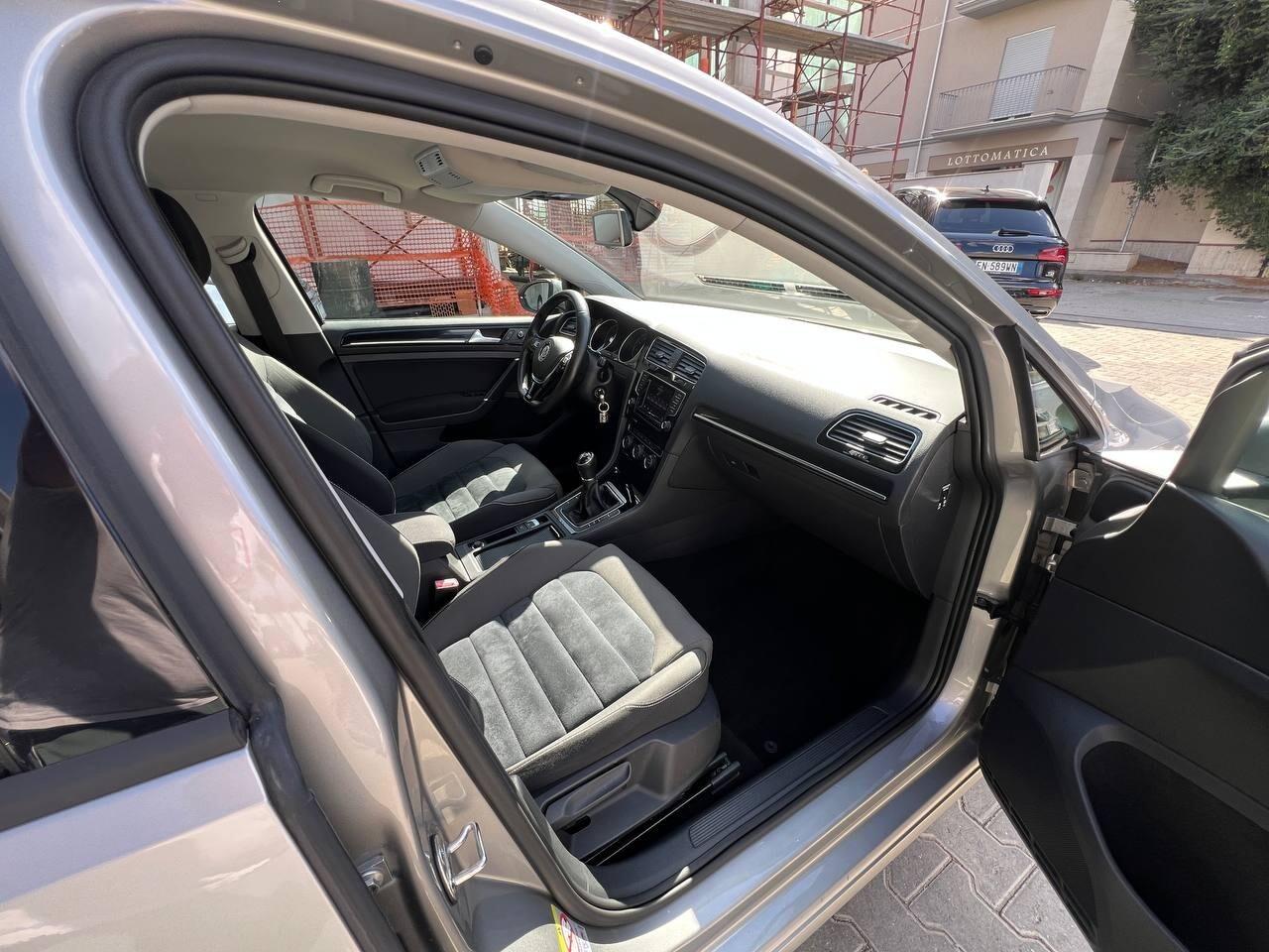 Golf Business 1.6 TDI 5P HIGHLINE bLUEMotion Techn