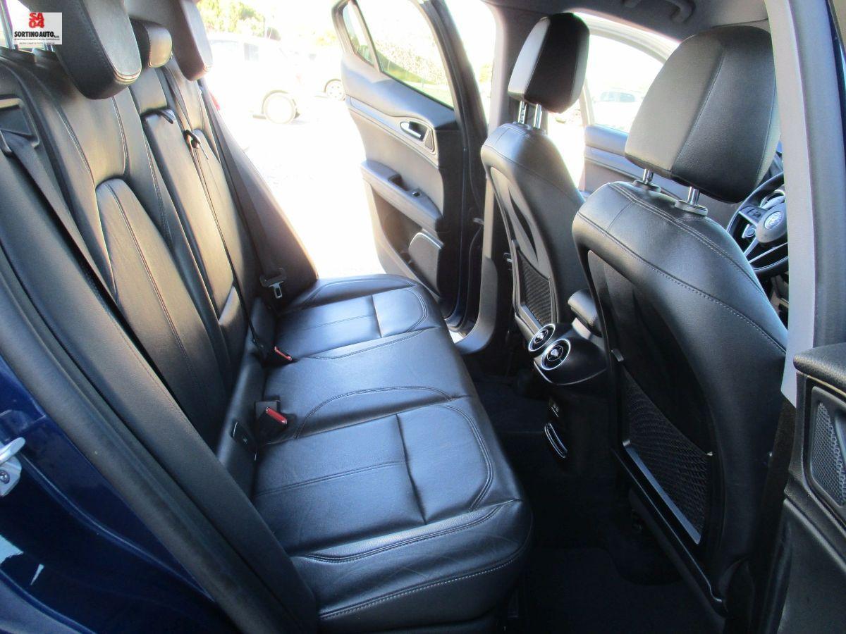 A.R.Stelvio 2.2 T.diesel 180CV AT8 RWD Exec.-2018 FULL