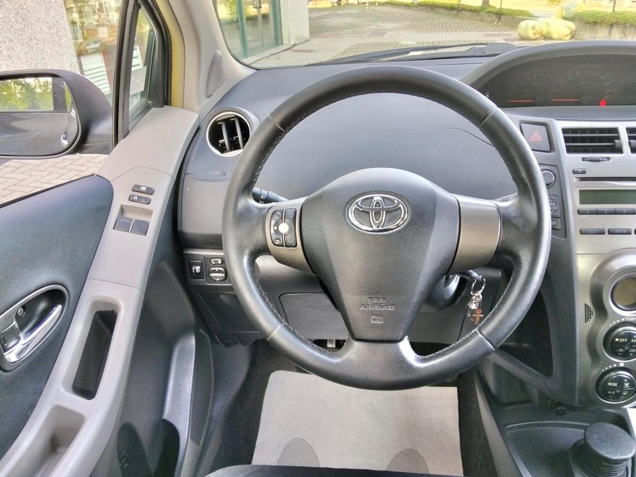 Toyota Yaris 1.0 69Cv 5 Porte*Aux*Clima automatico