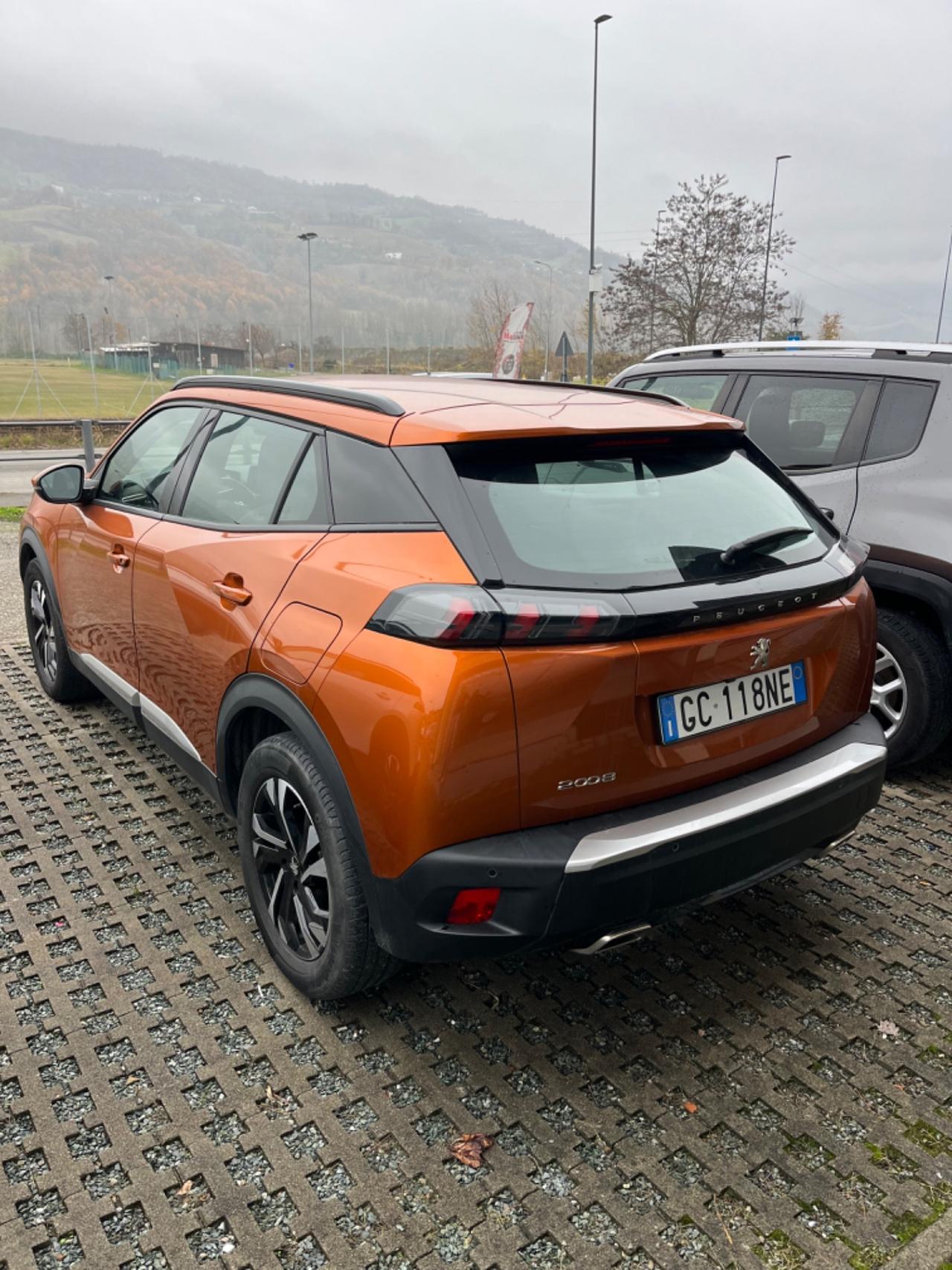 Peugeot 2008 PureTech 130 S&S EAT8 Allure