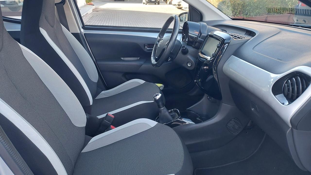 Toyota Aygo 1.0 VVT-i 69 CV 5 porte x-play