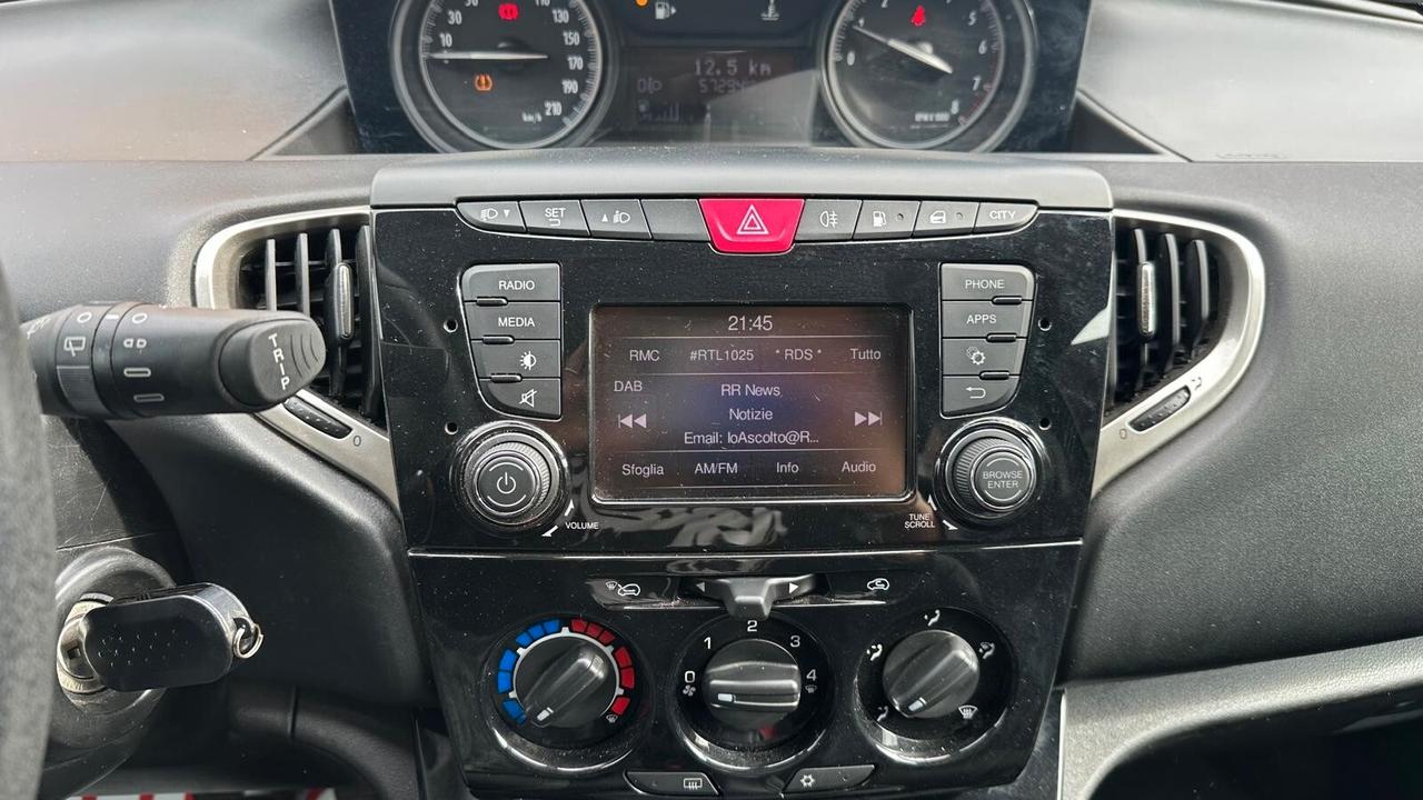 Lancia Ypsilon 1.2 69 CV 5 porte GPL Ecochic Monogram