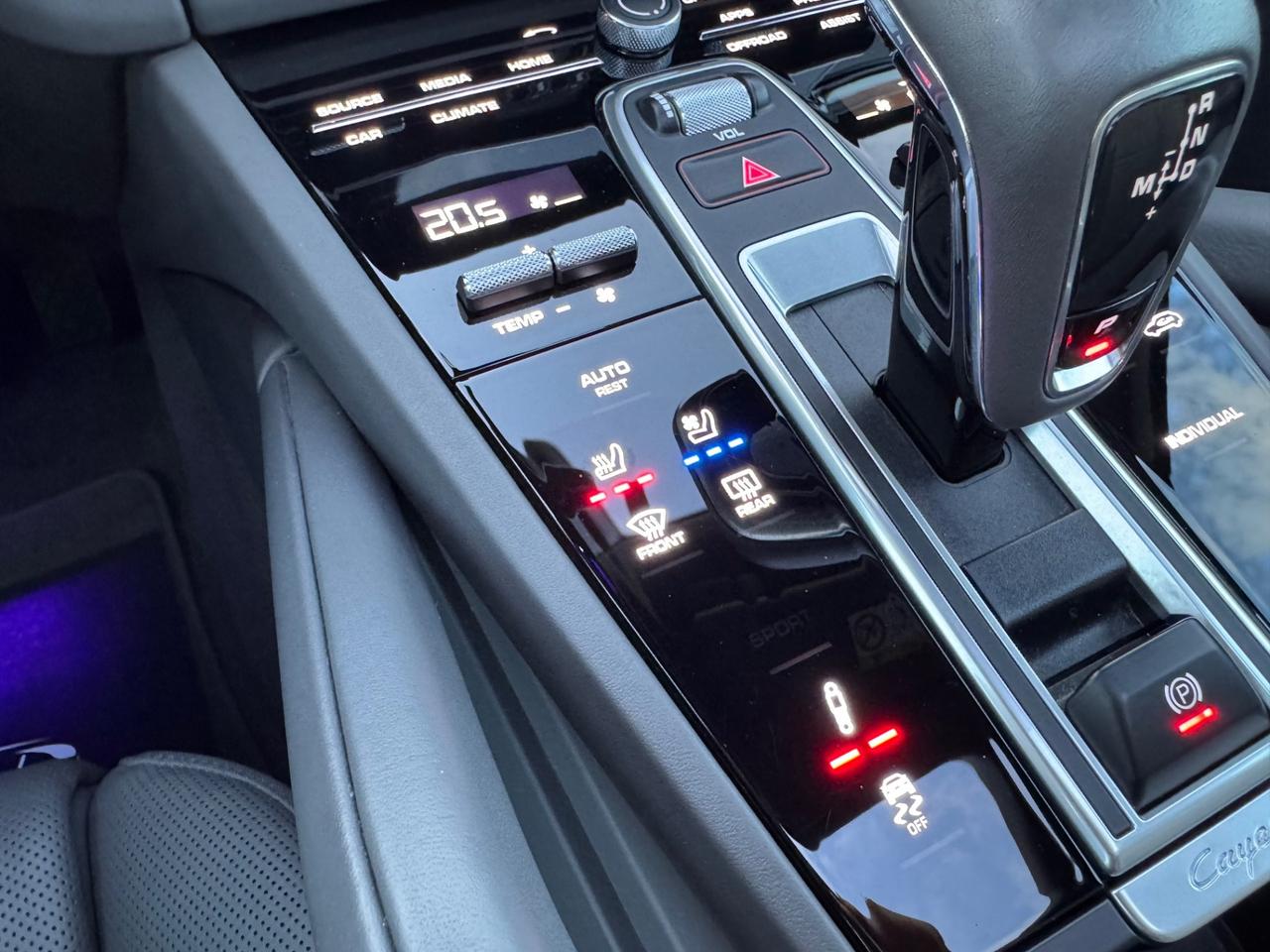 Porsche Cayenne 3.0 V6 E-Hybrid Platinum Edition